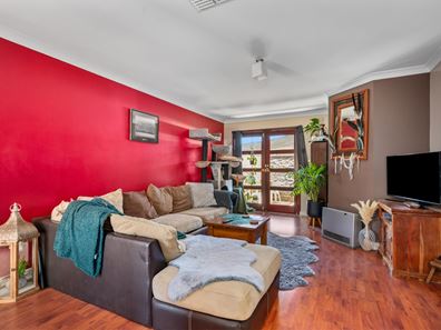4/135 Burt Street, Boulder WA 6432