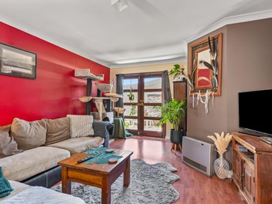4/135 Burt Street, Boulder WA 6432