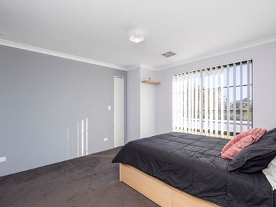 18 Hollingworth Drive, Aveley WA 6069