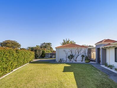 25 Channel Drive, Heathridge WA 6027
