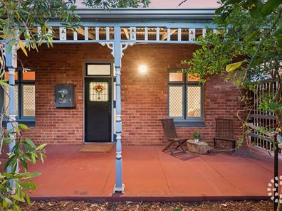10 Fifth Avenue, Beaconsfield WA 6162