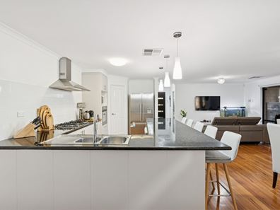 28 Durant Way, Piara Waters WA 6112