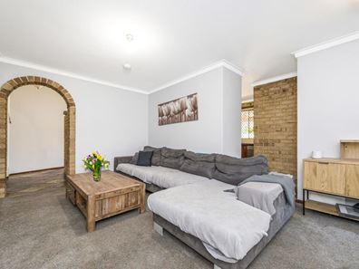 11 Brolga Court, High Wycombe WA 6057
