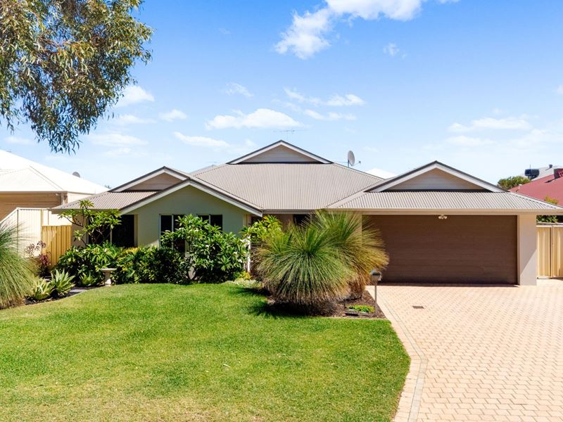 11 Malata Ridge, Lakelands WA 6180