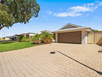 11 Malata Ridge, Lakelands WA 6180
