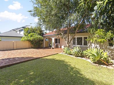 202 Woodside Street, Doubleview WA 6018