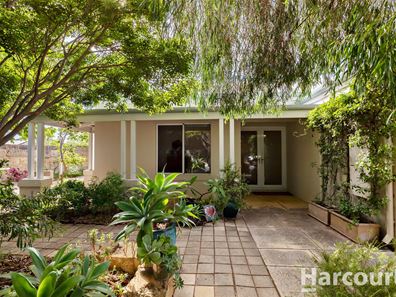 12 Sandbridge Way, Meadow Springs WA 6210