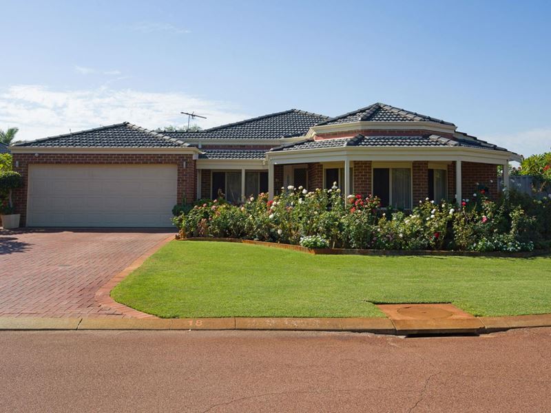 18 Pennlake Drive, Spearwood