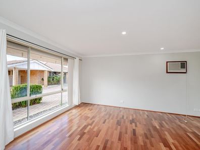 5/6 Luton Close, Ballajura WA 6066