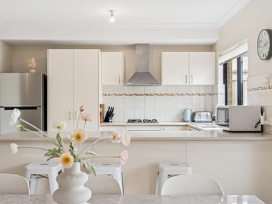 39A Holilond Way, Morley WA 6062