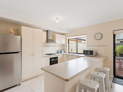 39A Holilond Way, Morley WA 6062