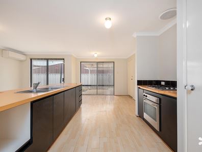 7 Kabbarli Court, South Lake WA 6164