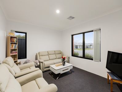 1 Hopper Street, Forrestdale WA 6112