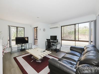 2 Towerhill Road, Alexander Heights WA 6064
