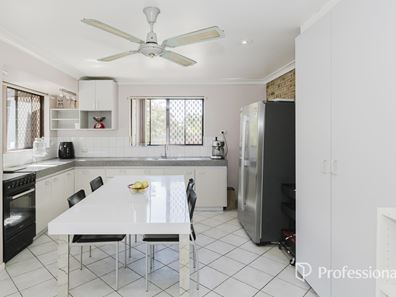 2 Towerhill Road, Alexander Heights WA 6064