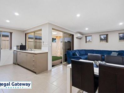 2/3 Peppermint Gardens, Aubin Grove WA 6164