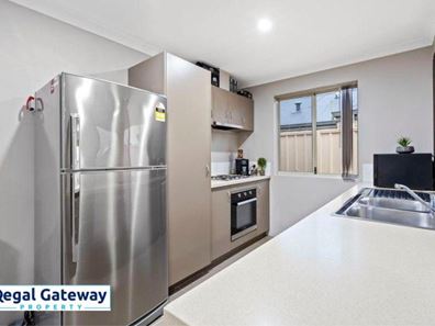 2/3 Peppermint Gardens, Aubin Grove WA 6164