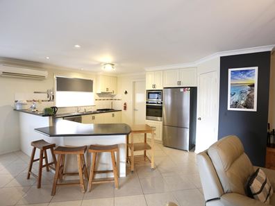 17 Baleine Drive, Castletown WA 6450