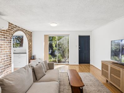 4/123 Brighton Road, Scarborough WA 6019