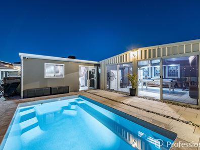 16 Sandon Elbow, Merriwa WA 6030