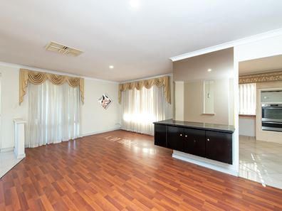 5 Balladong Loop, Carramar WA 6031