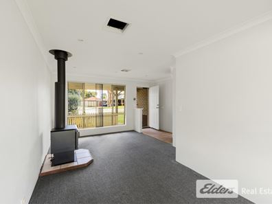 10 Baker Court, Waikiki WA 6169