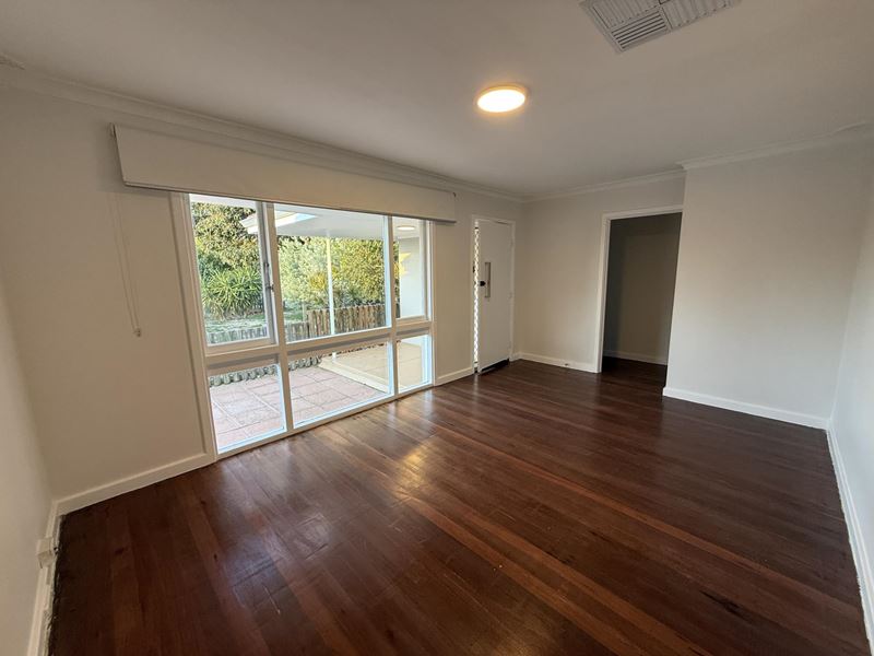 13 Munden Place, Kelmscott WA 6111