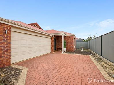 4 Rath Close, Byford WA 6122