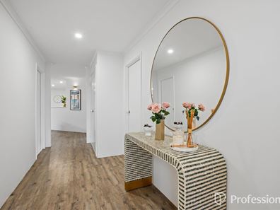 4 Rath Close, Byford WA 6122