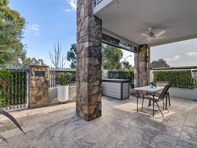112 Clubhouse Lane, Gnangara WA 6077