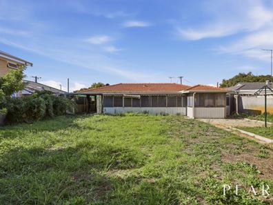 22 Hawker Street, Safety Bay WA 6169
