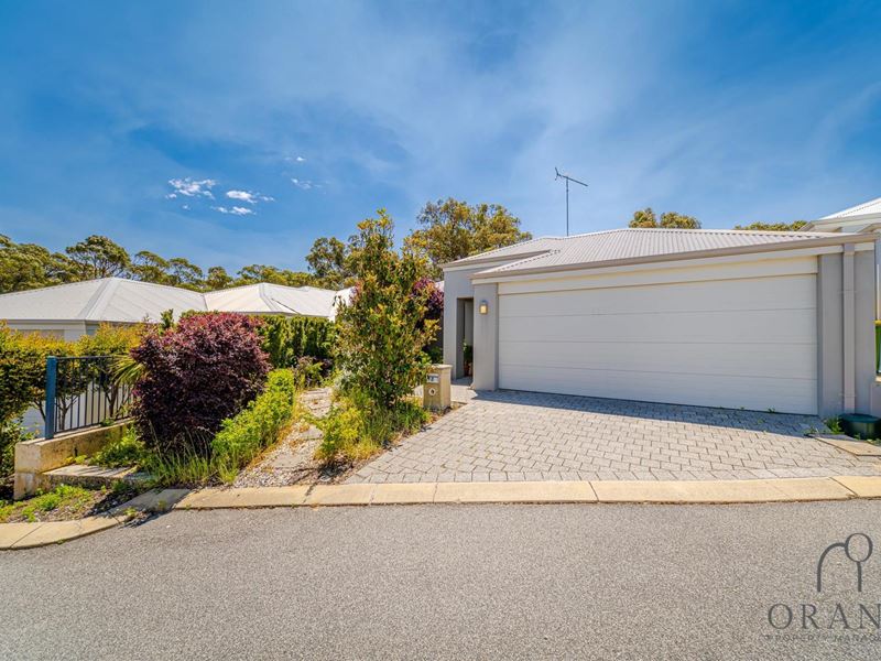 8 Galveston Court, Meadow Springs