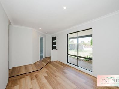 4 Eagle Mews, Cooloongup WA 6168