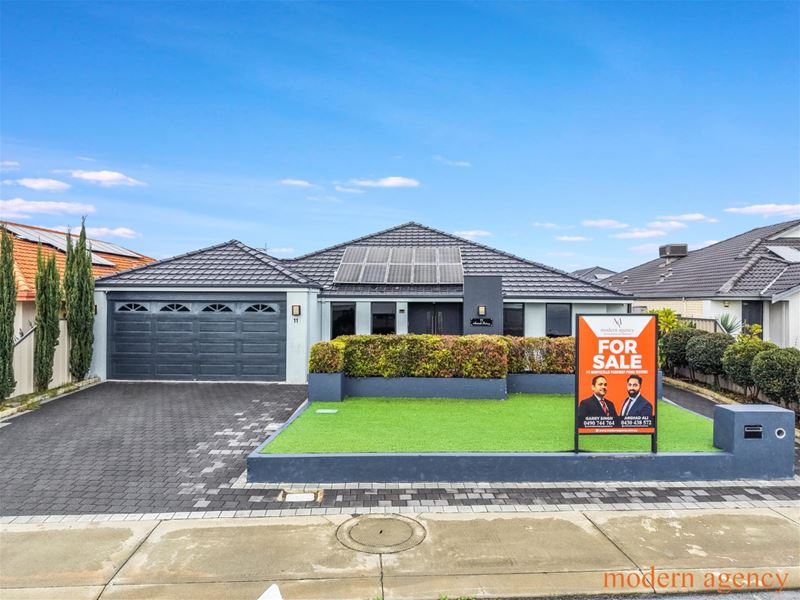 11 Monticello Parkway, Piara Waters WA 6112
