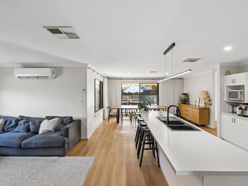 70 Granesse Drive, Ellenbrook WA 6069