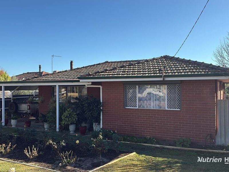 35 Fox Street, Narrogin WA 6312