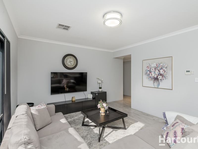 8 Corvina Way, Woodvale WA 6026