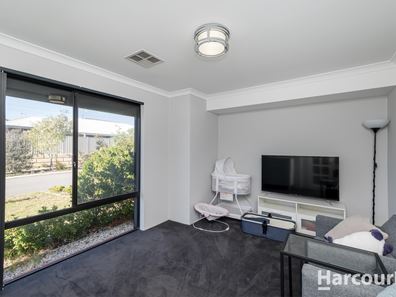 8 Corvina Way, Woodvale WA 6026