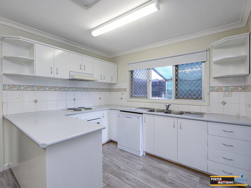 27 Pontiac Ave, Cloverdale WA 6105