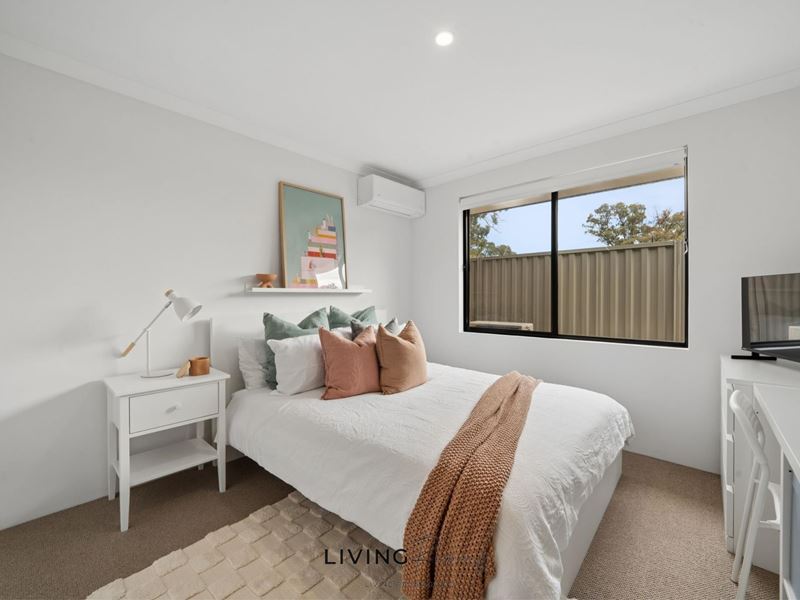 Room/3  61 Yateley Way, Wellard WA 6170