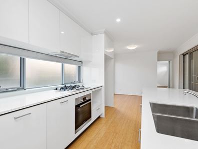 7/27 Pollard Street, Glendalough WA 6016