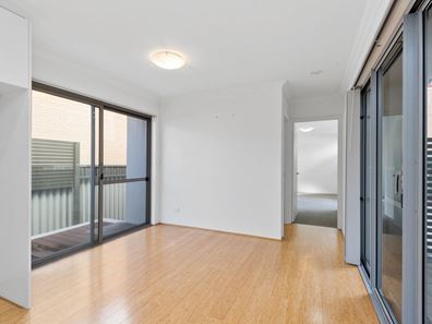 7/27 Pollard Street, Glendalough WA 6016