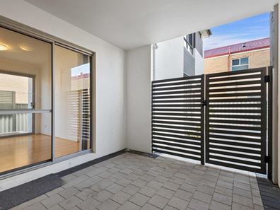 7/27 Pollard Street, Glendalough WA 6016