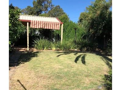 5 Moira Avenue, Forrestfield WA 6058