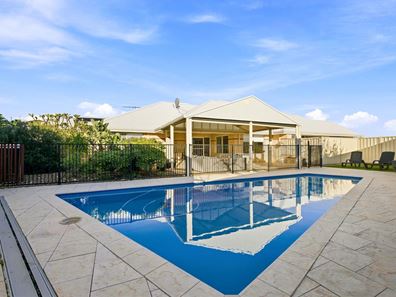 5 Coral Court, Wandina WA 6530