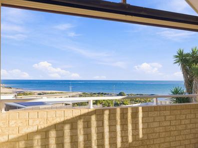 5 Coral Court, Wandina WA 6530