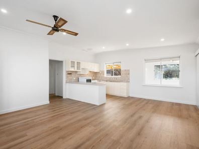 8 Wavelea Street, Safety Bay WA 6169