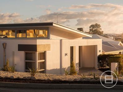 2 Bolt Street, Beaconsfield WA 6162