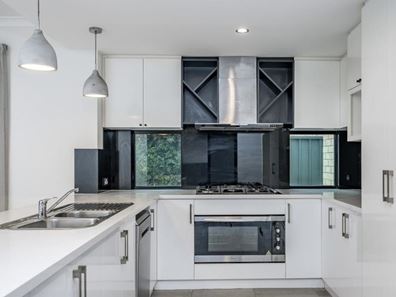 12 Castella Drive, Caversham WA 6055