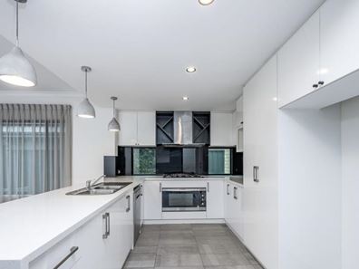 12 Castella Drive, Caversham WA 6055